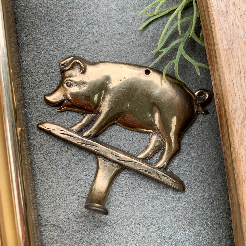 Cast Gold Metal Pig Hook Primitive Country Cottagecore